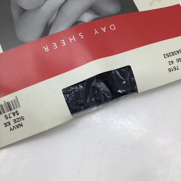 Vintage Avenue Day Sheer Pantyhose Nylons Plus Size EE Deadstock NOS New Navy - Picture 2 of 7